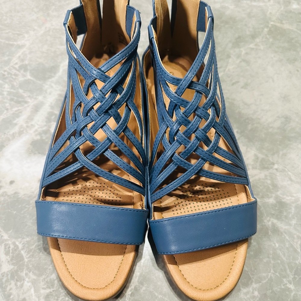 Comfortview Kim Sandals Strappy Faux Leather Zipper Open Toe Blue Size 9M